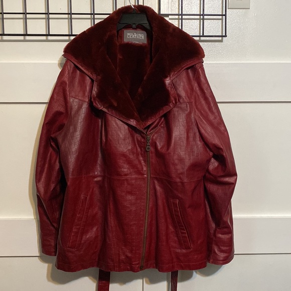 Plus Queen Size Like New Wilsons Red Leather Jacket. Fur Hood quilt lined. - Picture 6 of 14